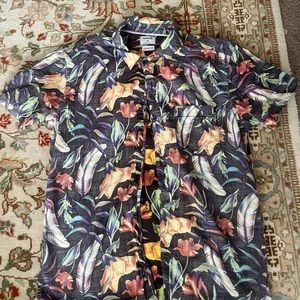 Hurley men’s fat cap Aloha shirt